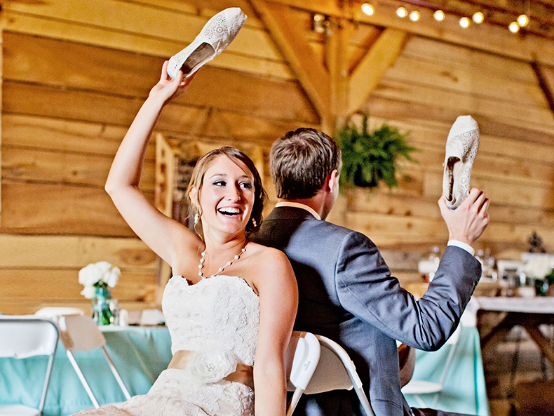 14 Indoor Wedding Reception Games and Activities for Everyone