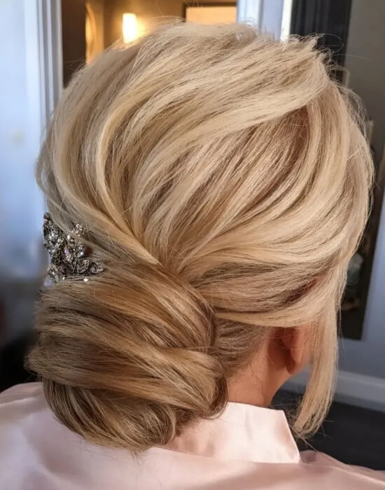 Wedding Hairstyles for Brides and Bridesmaids in 2024 - The Right Hairstyles