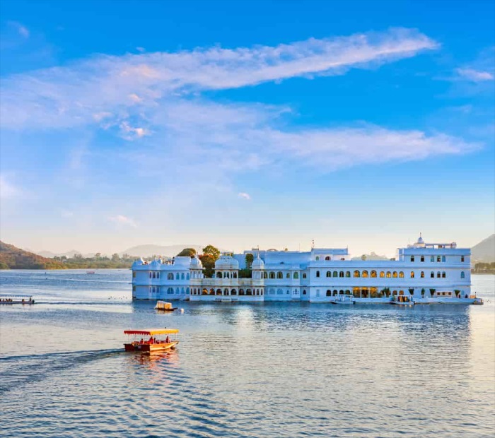 lake pichola