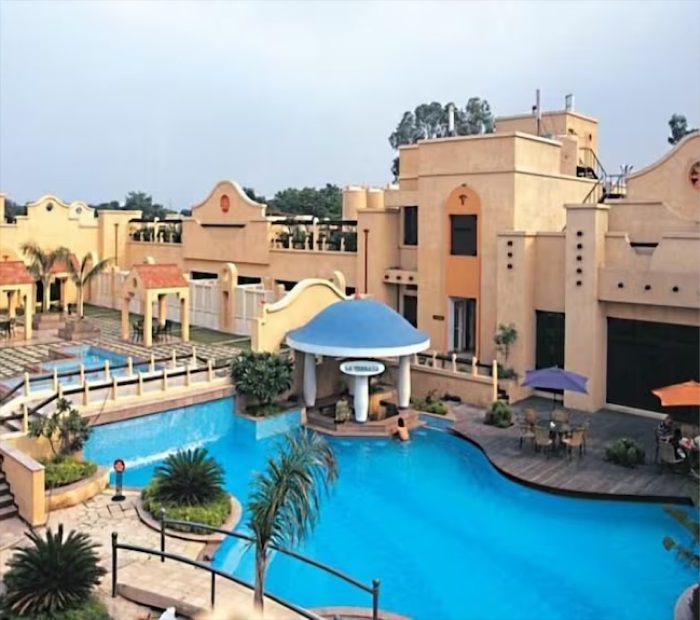 Tivoli Garden Resort, Chattarpur